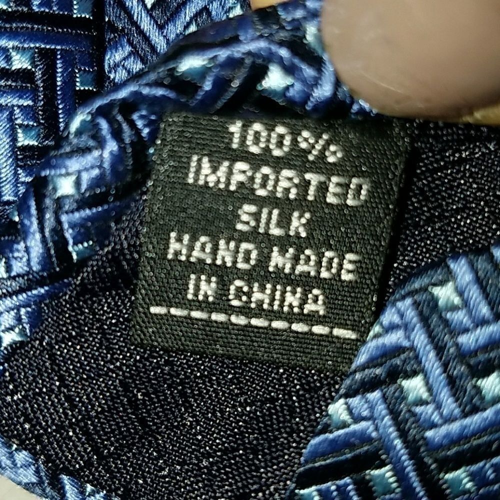 Jones New York 100% imported silk handmade tie - Picture 4 of 4